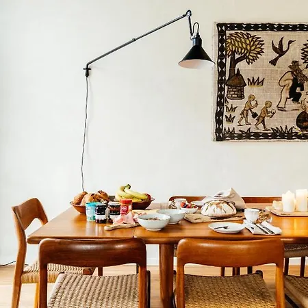 Hotell D'amis By Alix Gent