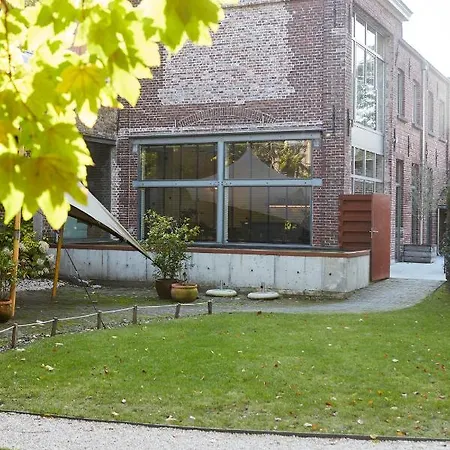 D'amis By Alix Hotell