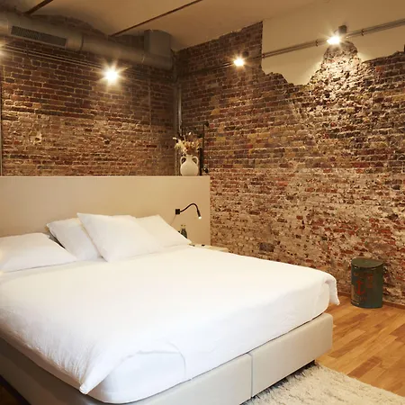 Hotell D'amis By Alix Gent