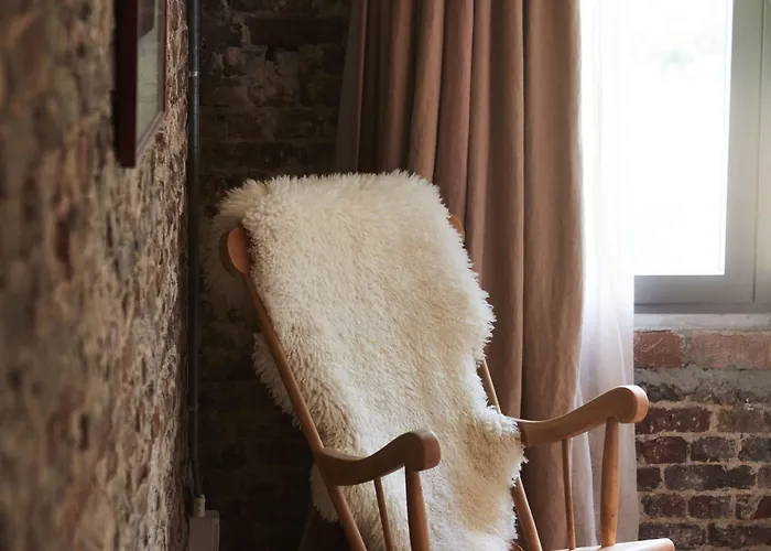 Hotel D'amis By Alix Gante