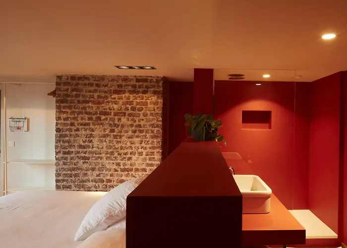 Hotel D'amis By Alix Gante